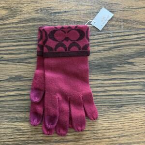 NWT Coach Signature Logo Knit Touchscreen Gloves - Raspberry/Sherry - One Size